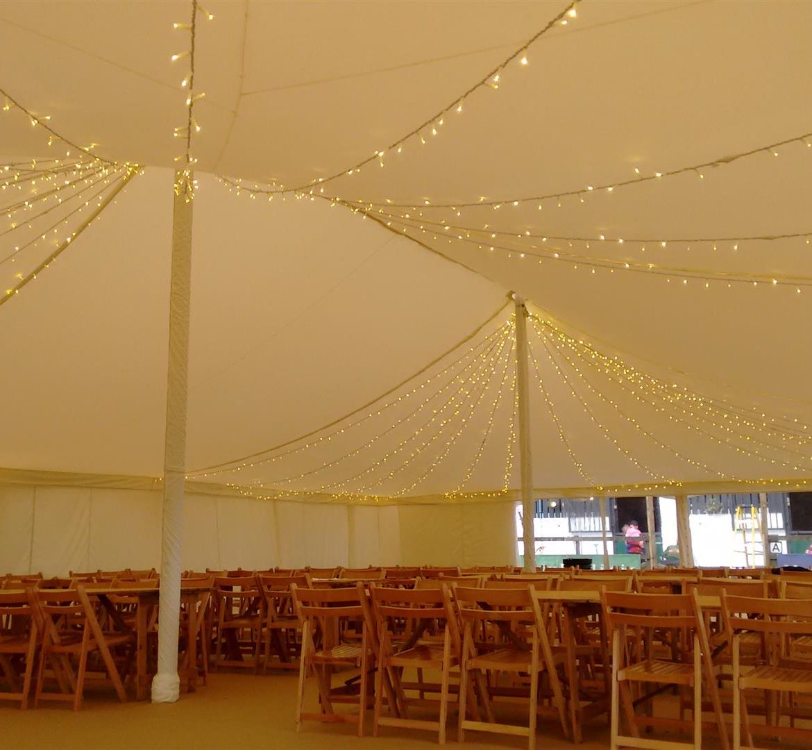 Flat ivory lining, fairy lights, 40x60ft Epic